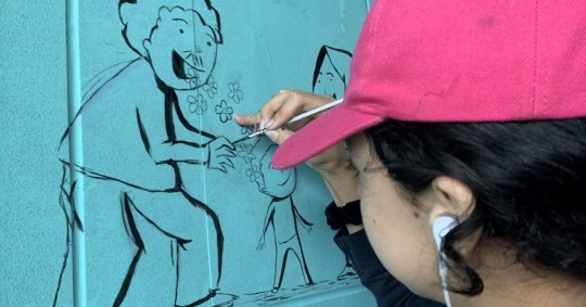 Pacientes en Macas pintan esperanza en murales / 