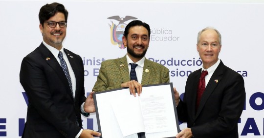 El objetivo es fortalecer las relaciones con las autoridades sanitarias en las actividades de acuacultura y pesca / Foto: cortesía Ministerio de Producción 