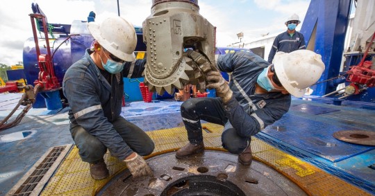 Esta reducción es consecuencia del decrecimiento de las exportaciones totales, principalmente por la caída de las exportaciones petroleras (-36 %)/ Foto: cortesía Petroecuador