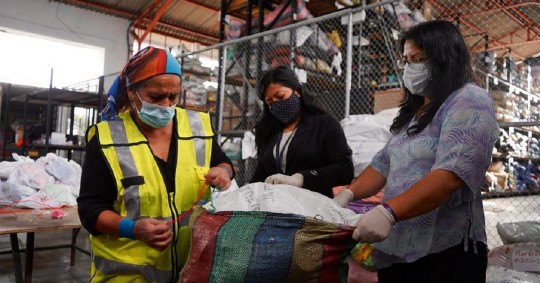 Las personas pueden entregar: alimentos no perecibles, enlatados, agua, colchones, cobijas, botas de caucho y vituallas / Foto: cortesía MIES