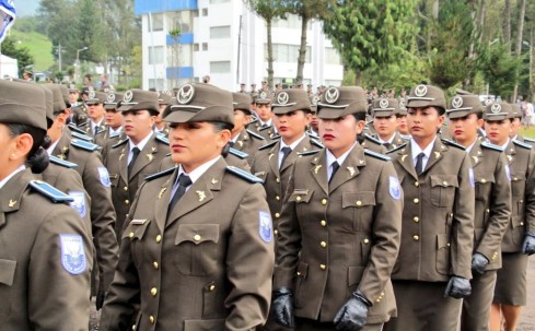 De los jóvenes (159 mujeres y 179 hombres), 280 trabajarán exclusivamente en la capital ecuatoriana, Quito. / Foto: Cortesía Policía Nacional