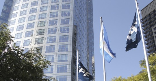 "La República (Argentina) ejerció un control indirecto sobre el número requerido de acciones de Repsol el 16 de abril de 2012, y en consecuencia desencadenando esa licitación"/ Foto: cortesía EFE