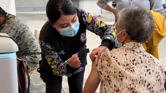 Ecuador y Colombia reabren la frontera con acto de vacunación contra covid-19 - Foto cortesía Ministerio de Salud