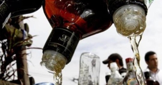 El creciente número de víctimas fatales por el consumo de alcohol metílico ha generado que la alerta se extienda a escala nacional / Foto: cortesía ministerio de Salud