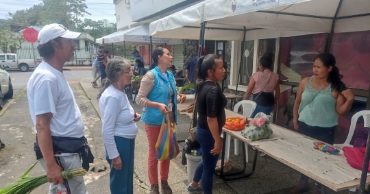 Se promocionaron artesanías, textiles, manualidades, plantas y alimentos amazónicos/ Foto: cortesía MIES