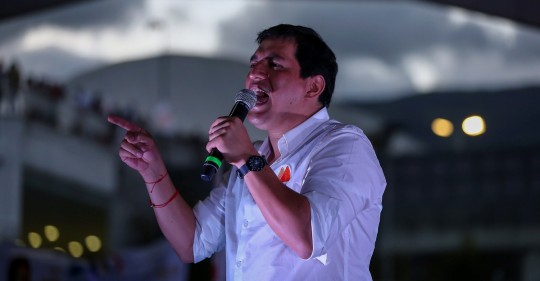 Andrés Arauz cierra su campaña electoral en Quito avalado por Correa / Foto: EFE