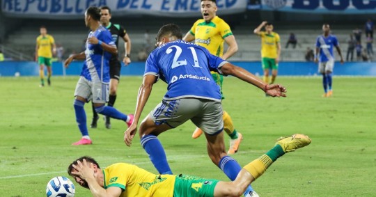 Cayó 1-2 ante Defensa y Justicia (Argentina) en el estadio Capwell / Foto: EFE