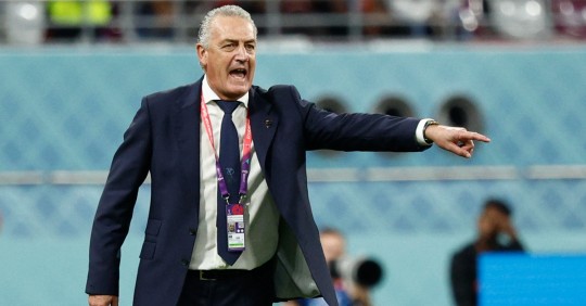 Tanto Alfaro como el presidente de la FEF, Francisco Egas, han mantenido silencio sobre la situación del técnico argentino / Foto: EFE