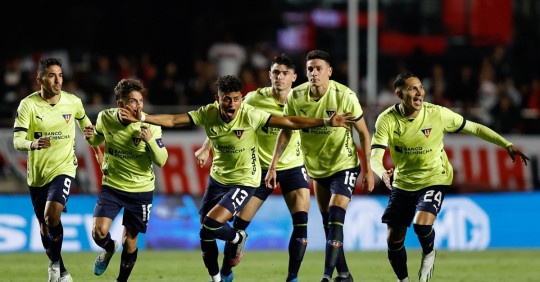El cuadro universitario estuvo impecable en los lanzamientos penales / Foto: EFE