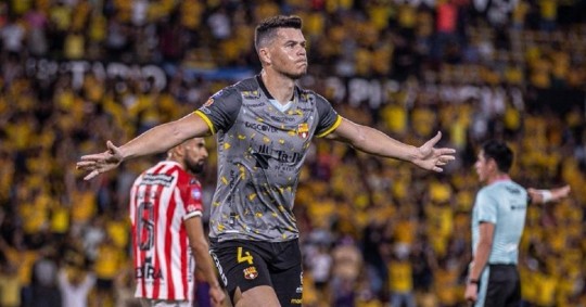 El partido entre Liga y Universidad Católica quedó postergado/ Foto: cortesía Barcelona