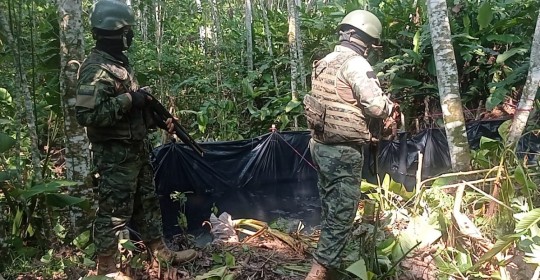 Las Fuerzas Armadas descubrieron acople clandestino en Limoncocha  / Foto: cortesía Fuerzas Armadas