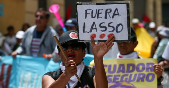 La principal marcha de los trabajadores en Quito recorrió varias calles antes de llegar a la Plaza de San Francisco, cerca de la casa de Gobierno / Foto: EFE