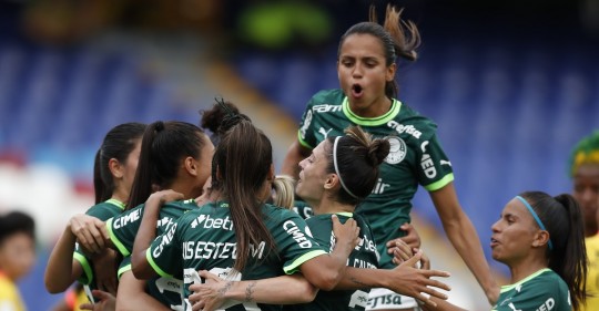 El Verdao impuso de principio a fin su categoría y tuvo en la pelota quieta, con los cobros de Andressinha, su mejor arma / Foto: EFE