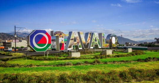 Otavalo es conocida por la vestimenta de los indígenas kichwa de la región