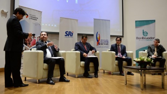 “Las medidas están direccionadas al fortalecimiento de la dolarización, la producción, el empleo (...) Se dan estímulos a las pequeñas y medianas empresas”, señaló Leonardo Orlando, director del Servicio de Rentas Internas (SRI).  Foto: Expreso