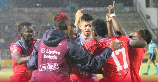 Con 13 títulos en sus vitrinas, está entre los que más campeonatos ha conseguido en la historia del fútbol nacional / Foto: cortesía Club El Nacional