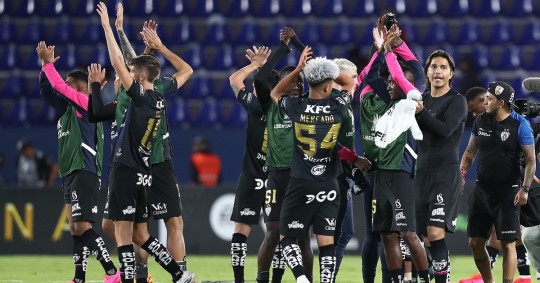 Barcelona cayó 2-4 frente a Palmeiras y Aucas igualó 0-0 con Ñublense / Foto: EFE