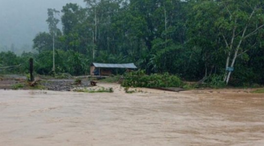 El Gobernador de Morona Santiago convocó al COE provincial para dar seguimiento los diferentes eventos suscitados por las lluvias. Foto: Cortesía / Servicio Nacional de Gestión de Riesgos y Emergencias