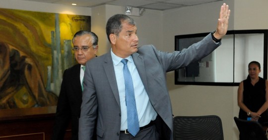 Alexis Mera es trasladado a prisión por el caso Sobornos / Foto: EFE
