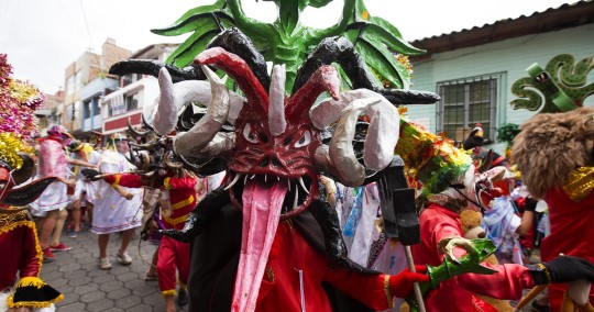 La "Diablada pillareña" esta semana salió con fuerza después de dos años de permanecer en aislamiento por la pandemia de la covid-19 / Foto: EFE