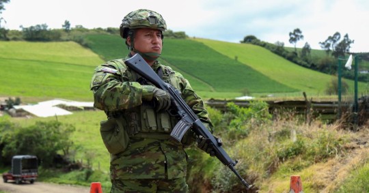 Este despliegue fue acordado por los presidentes de Ecuador y Colombia, y se ha comenzado a aplicar tras la cumbre bilateral llevada a cabo a finales de enero / Foto: EFE