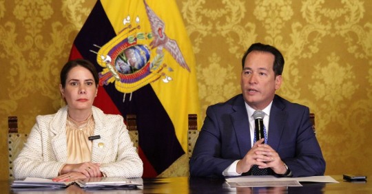 El gobierno suscribió la prórroga con Claro el lunes mediante notario, y que el Ejecutivo está avanzando una extensión similar para Telefónica Movistar / Foto: cortesía Henry Cucalon