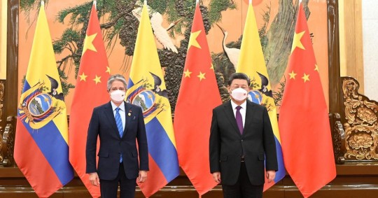 Hay sectores ganadores, como camarón y pitahaya, pero también otros en riesgo, como manufactura / Foto: cortesía Presidencia 