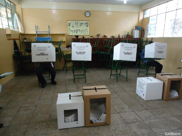 ACTO. El 19 de febrero la gente volverá a las urnas. 