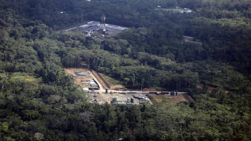 La administración de Rafael Correa dejó en mal andar a las empresas petroleras. Las dos empezaron a saldar sus compromisos desde el año pasado. Foto: Expreso