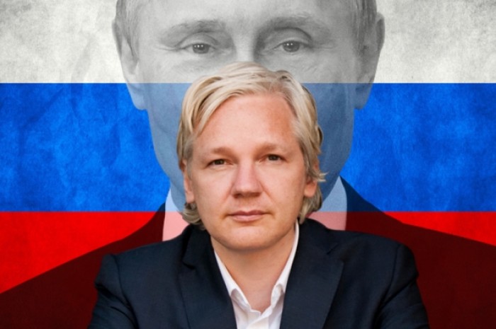 Tras la figura del polémico hacker, naturalizado ecuatoriano y asilado en nuestra Embajada en Londres, estarían los intereses de la Rusia de Putin. Foto: Plan V Tras la figura del polémico hacker, naturalizado ecuatoriano y asilado en nuestra Embajada en Londres, estarían los intereses de la Rusia de Putin. Foto: Plan V