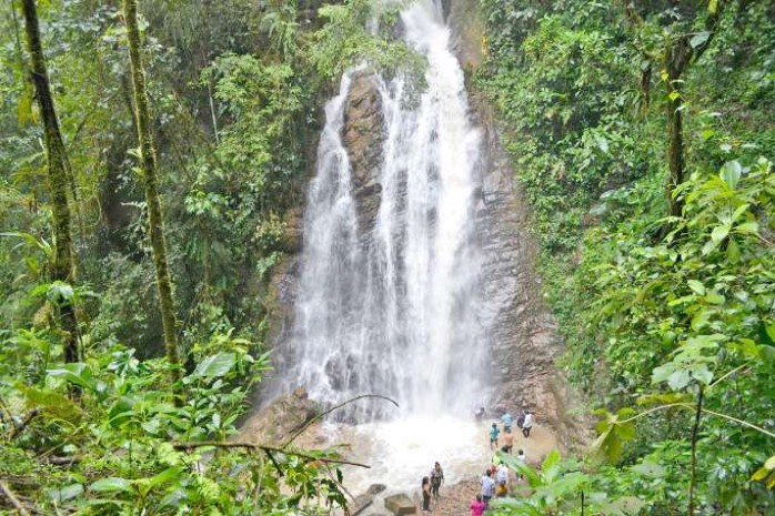 ATRACTIVO. La cascada fue declarada recientemente como ‘espacio turístico parroquial’. (La Hora)