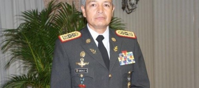 Foto de archivo del general Ernesto González, cuando ocupaba el cargo de jefe del Comando Conjunto de las Fuerzas Armadas. Foto de archivo del general Ernesto González, cuando ocupaba el cargo de jefe del Comando Conjunto de las Fuerzas Armadas.