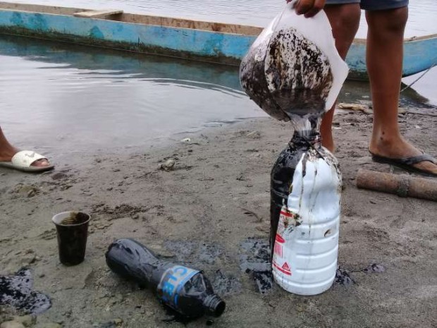 Desde el ECU911 se dio la alerta sobre el derrame de combustible (presumiblemente petróleo) que ha afectado a los ríos Teaone y Esmeraldas. Foto: La Hora
