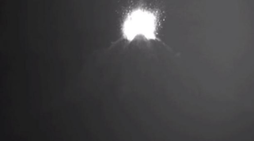 Tras la ocurrencia de un nuevo pulso eruptivo en el Sangay, el Ministerio de Turismo emitió la tarde de este 12 de mayo del 2019 una recomendación para que turistas no se acerquen a las inmediaciones del coloso. Foto: El Comercio
