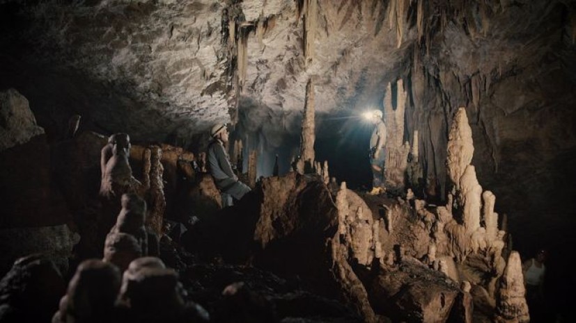 El interior de la Cueva de los Tayos (Foto: Miguel Garzón) Image caption La Cueva de los Tayos está ubicada en el sureste de Ecuador, la cual ha fascinado a muchos expedicionarios desde hace décadas. Foto: BBC