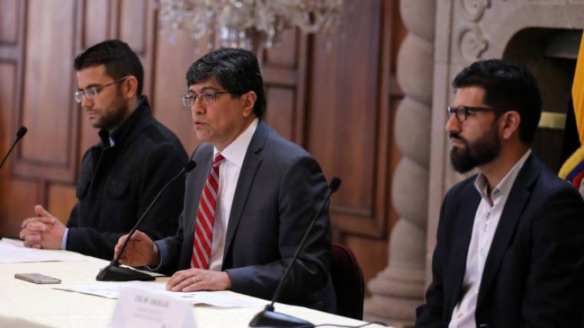 Ministro José Valencia (c) señaló que aún no han recibido respuesta del Gobierno bolivariano. Foto: Expreso