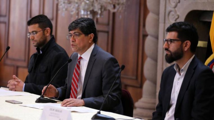 Ministro José Valencia (c) señaló que aún no han recibido respuesta del Gobierno bolivariano. Foto: Expreso Ministro José Valencia (c) señaló que aún no han recibido respuesta del Gobierno bolivariano. Foto: Expreso