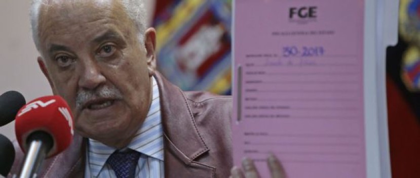 El Fiscal Galo Chiriboga, el 22 de abril de 2017, en rueda de prensa por el Caso Odebrecht. Foto: La República