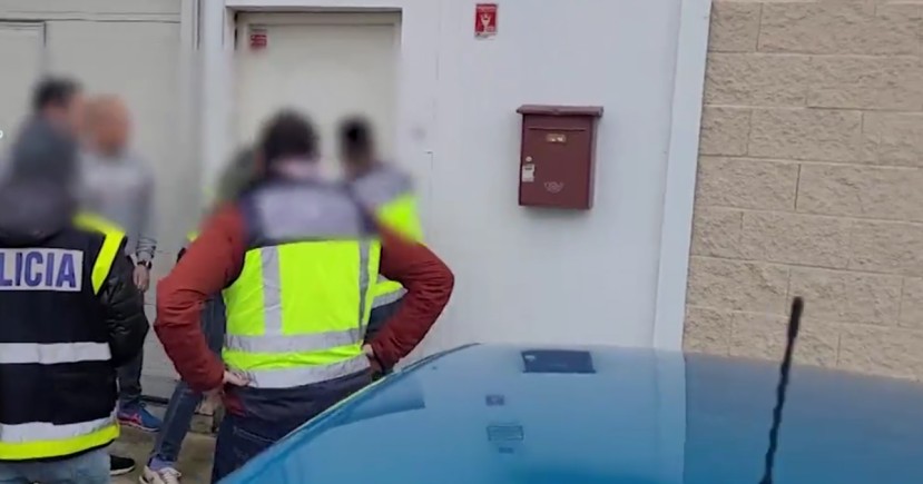 La cocaína procedente de Guayaquil (Ecuador) era recibida en un puerto español y luego camuflada en cajas de plátanos para llevarla a Madrid / Foto: cortesía Policia de España La cocaína procedente de Guayaquil (Ecuador) era recibida en un puerto español y luego camuflada en cajas de plátanos para llevarla a Madrid / Foto: cortesía Policia de España