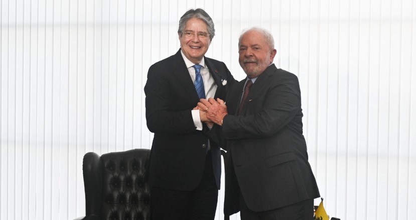 Lasso y Lula se comprometieron a fortalecer el trabajo conjunto para combatir los delitos transnacionales y mejorar la seguridad de las dos naciones / Foto: EFE Lasso y Lula se comprometieron a fortalecer el trabajo conjunto para combatir los delitos transnacionales y mejorar la seguridad de las dos naciones / Foto: EFE
