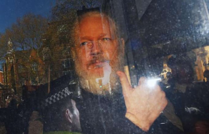 El fundador de WikiLeaks, Julian Assange, a su llegada este jueves a la Corte de Magistrados de Westminster en Londres (Reino Unido) tras su detención. Foto: La Hora El fundador de WikiLeaks, Julian Assange, a su llegada este jueves a la Corte de Magistrados de Westminster en Londres (Reino Unido) tras su detención. Foto: La Hora