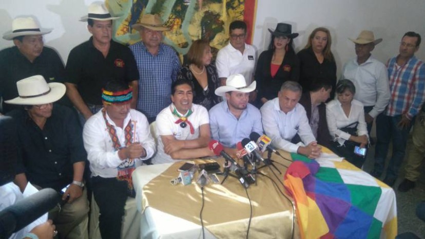 Los líderes de los Pueblos Motuvios, de la Conaie, de la Ecuarunari pidieron a la Fiscalía el inicio de una investigación en contra del expresidente Rafael Correa, por los casos de corrupción que involucran a obras estratégicas y la constructora brasileña Odebrecht. Foto: El Universo Los líderes de los Pueblos Motuvios, de la Conaie, de la Ecuarunari pidieron a la Fiscalía el inicio de una investigación en contra del expresidente Rafael Correa, por los casos de corrupción que involucran a obras estratégicas y la constructora brasileña Odebrecht. Foto: El Universo