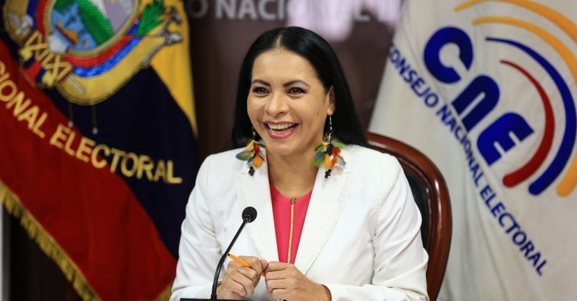 CNE analizará si descalifica al binomio correísta / Foto: EFE CNE analizará si descalifica al binomio correísta / Foto: EFE