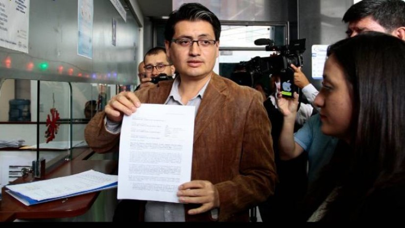 El presidente de la Mesa, Paúl Jácome, presentó la petición en un escrito que pide que se inicie una investigación de oficio contra 15 jueces de la Corte Nacional de Justicia (CNJ) de Ecuador. Foto: Expreso El presidente de la Mesa, Paúl Jácome, presentó la petición en un escrito que pide que se inicie una investigación de oficio contra 15 jueces de la Corte Nacional de Justicia (CNJ) de Ecuador. Foto: Expreso