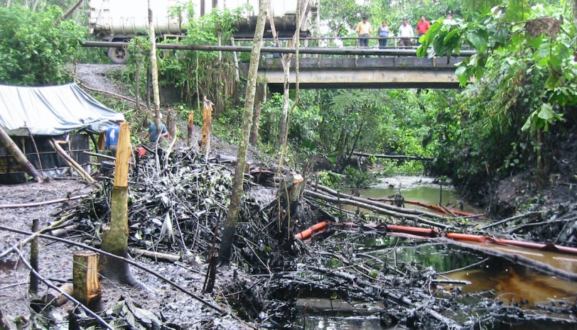 Los derrames petroleros continúan imparables en la Amazonía de Ecuador / Foto El Oriente Los derrames petroleros continúan imparables en la Amazonía de Ecuador / Foto El Oriente