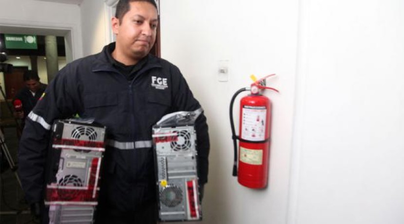 Fiscalía prepara una audiencia reservada en donde se extraerá la información contenida en computadoras, teléfonos celulares y otros equipos electrónicos incautados a las dos procesadas. Foto: El Comercio