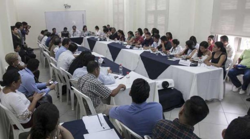 Mesa de diálogo por la Ley de Comunicación en la Universidad de las Artes, en Guayaquil, a fines del año anterior. Foto: El Comercio