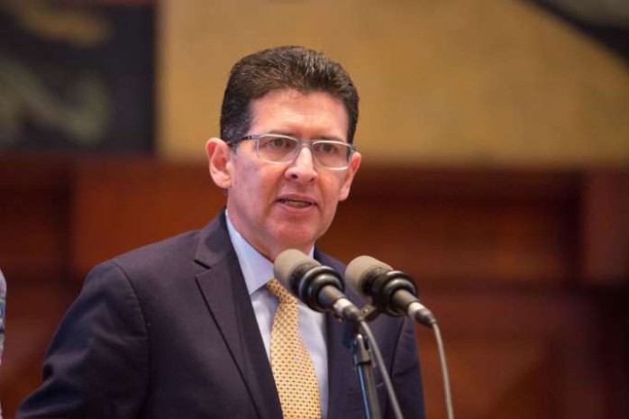 DEFENSA. Diego García, durante su comparecencia, indicó que todas las causales que han llevado a su juicio político “carecen de base legal”. Foto: La Hora