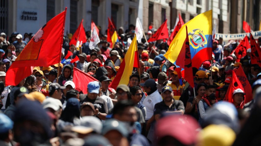  Las centrales sindicales agrupadas en el Frente Unitario de Trabajadores realizaron una marcha el 9 de octubre del 2019. - Foto: REUTERS