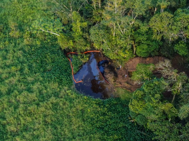 Shushufindi, víctima de un nuevo derrame de petróleo / Foto: El Oriente Shushufindi, víctima de un nuevo derrame de petróleo / Foto: El Oriente